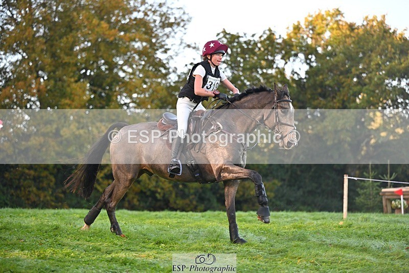 241026-094034-11027 - 319-Neve.Webber-MR.BUZZ