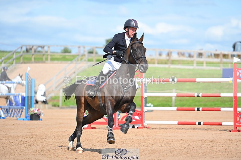 230721A-160744-07624 - Cls 10, 2 Star Big 1.45m Start to break