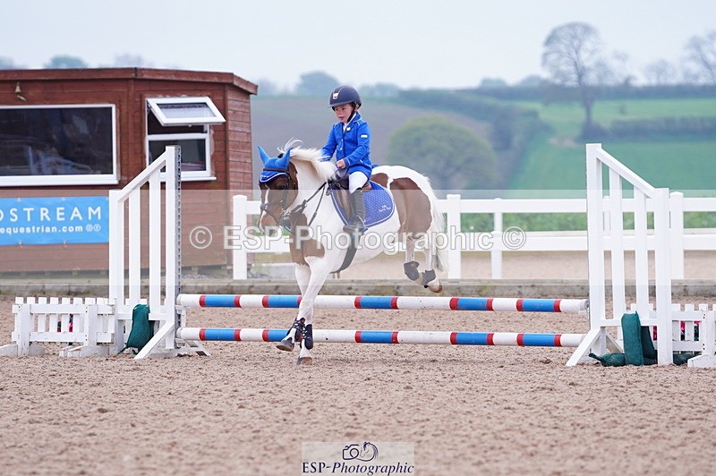 240505A-082740-03837 - Cls 11 Clear Round 50cm