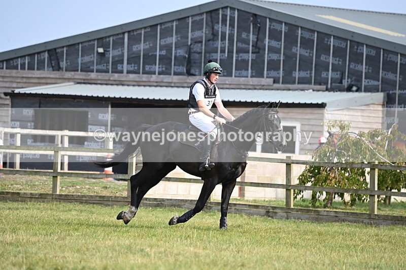 WJ6_2292 - 60cm XC Time 14:21 to 14:47