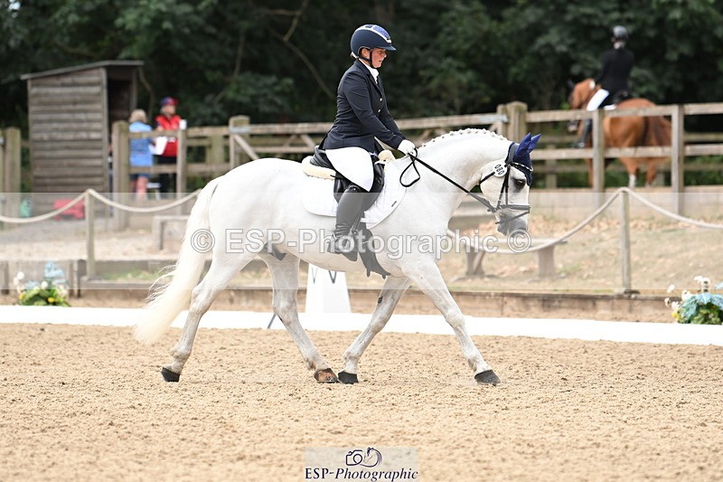 250808A-110222-00548 - 080-Becky.AndrewsTyan.Talk.of.the.town