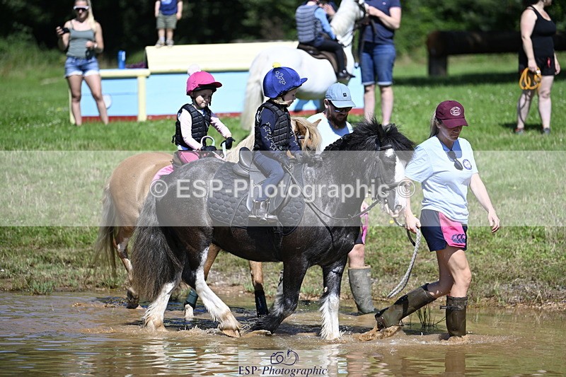 240728B-110806-01106 - Gemma's Group XC