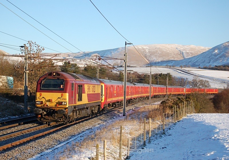 24.12.10 - 67023 5M21 Mossend - Wembley, Beckfoot - West Coast Main Line (north to south)