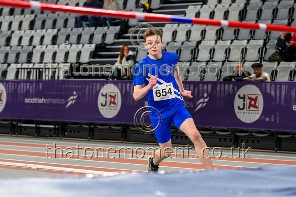 AgeInd25SAT-917366 - Field Male