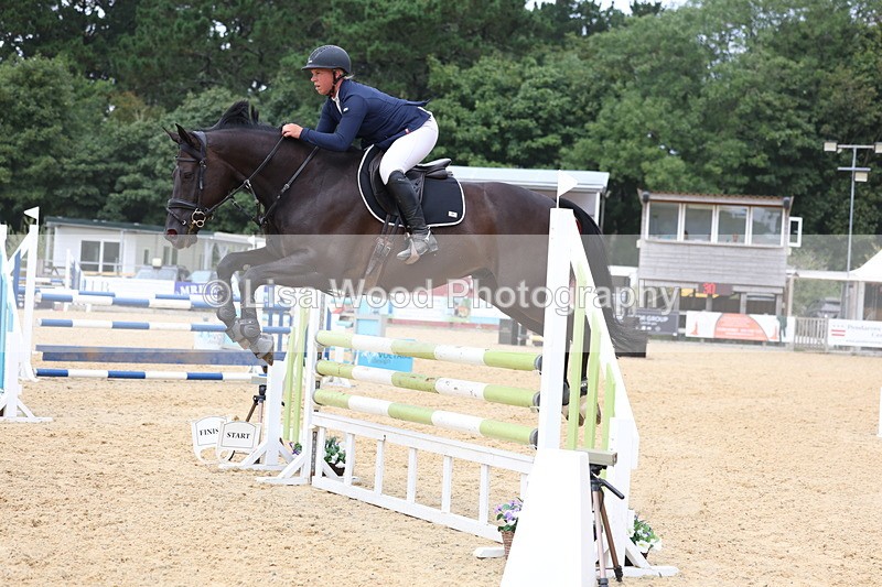 3E7A6372 - Class 8: Senior Newcomers/1.10m open