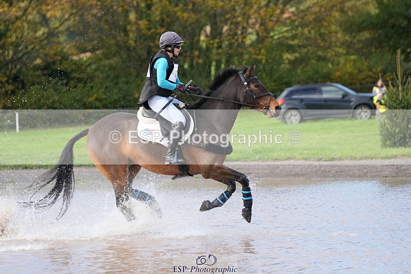 251024A-120923-08652 - B-112-Christina.Wiederkehr