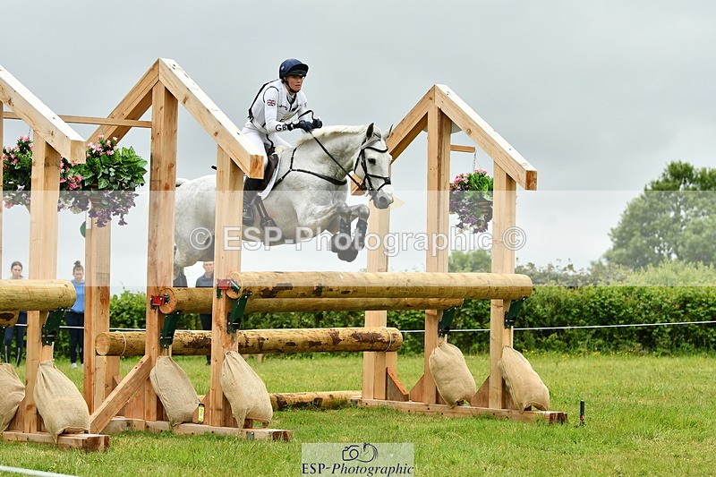 250524A-101218-08655 - A-051-Jemima.Howden-VAN.KAUNITZ