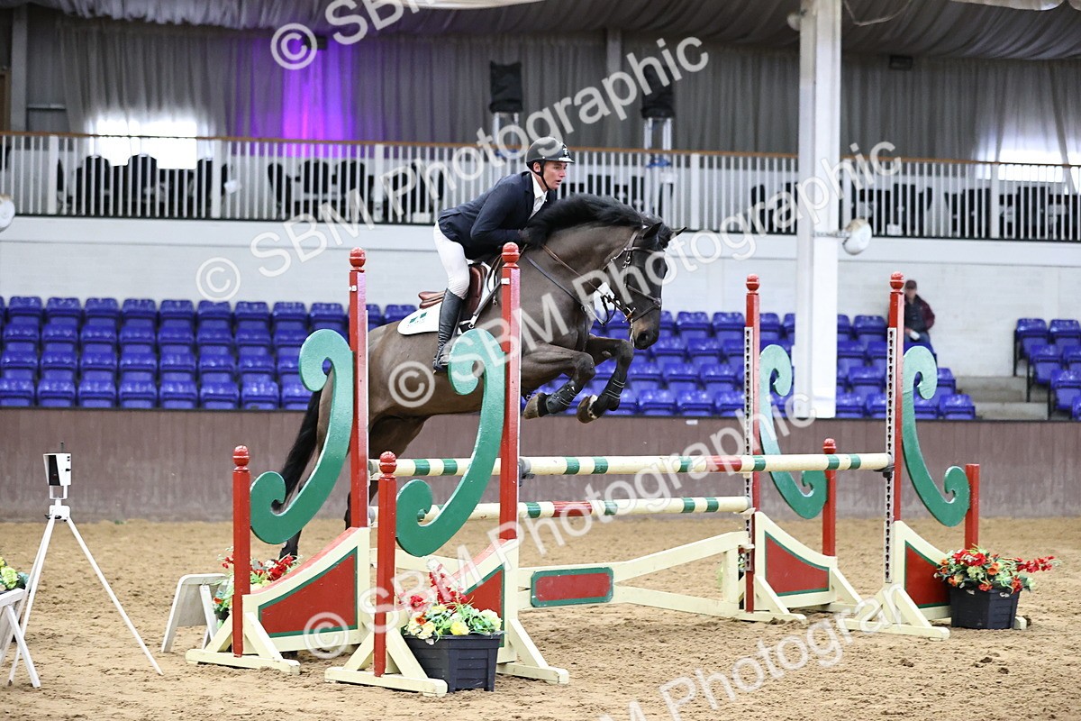 SBM_001806 - Class 4 - Senior Newcomers - 1.10m Open