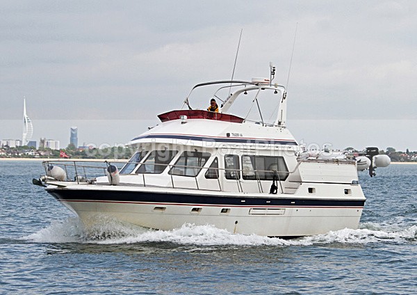 100531 MARY J OF HYTHE IMG_9167 - Flybridge Cruisers
