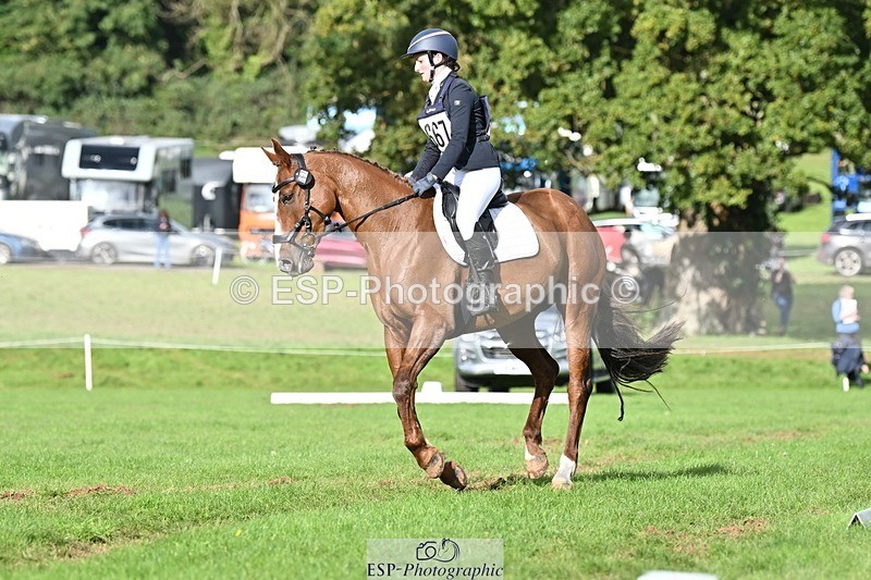 231020-144005-10952 - 667-BAILE.NA.CROISE-Emma.Pine-DR