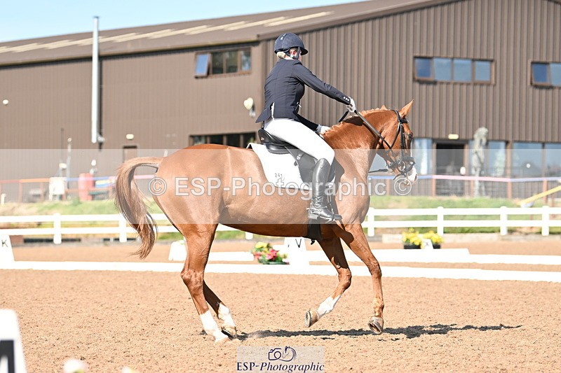 240816A-162325-06168 - 241-Caroline.Toman-D-Pandora.Ramall