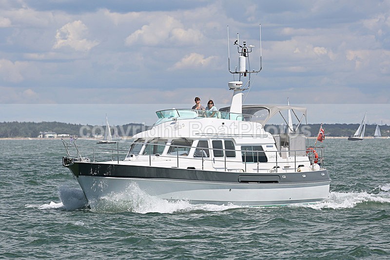 160731 LAKSHMI Y92A8905 - Flybridge Cruisers