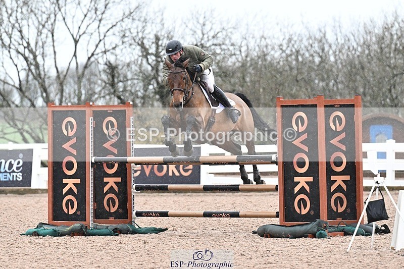 251205-122831-00479 - Cls 7 Snr Newcomers and 1.10m