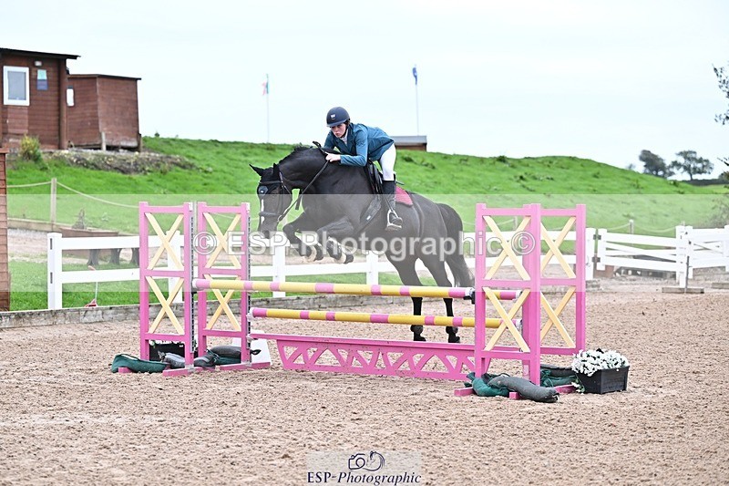 250914-094332-08243 - Cls 32 Snr British Novice and 90cm Open