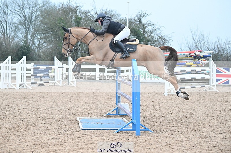 240113A-125104-02062 - Cls 12 Newcomers and 1.10m Open