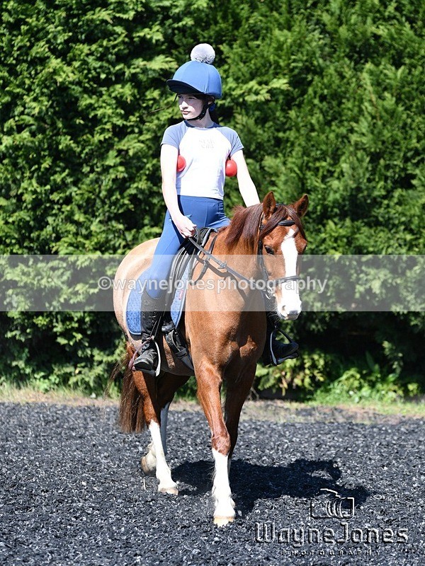 WJ5_1508 - Kelly Harris - Franklin balls, training at Tanners 05-04-25