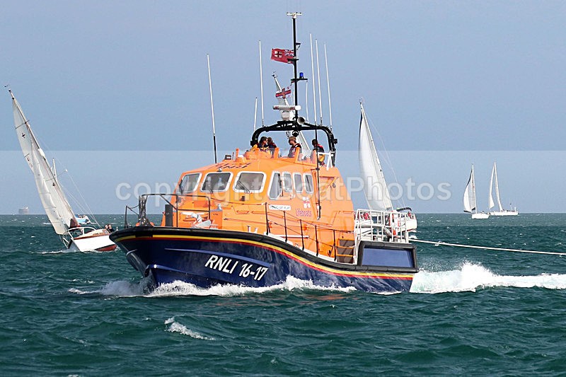 150627 RNLI 16-17 WT7A1347_S - ROUND THE ISLAND RACE - SATURDAY 27th JUNE 2015