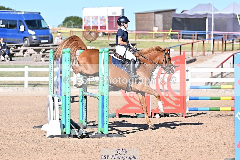 250708A-181359-00439 - 90cm Classes