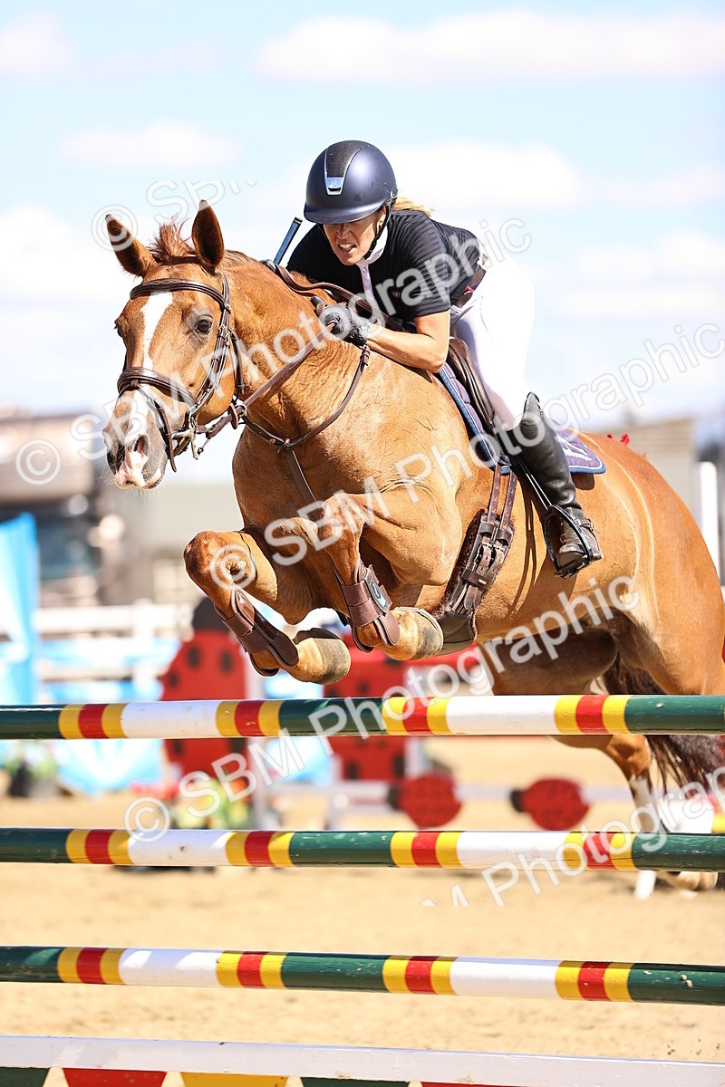 SBM_015543 - Class 16 - Senior foxhunter - 1.20m Open