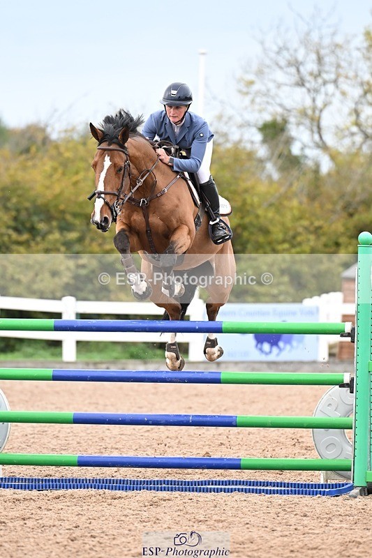 251022-141520-00617 - Cls 6 Snr Foxhunter 1.20m