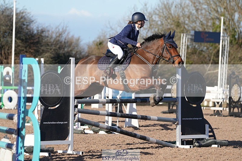 251130-120254-01141 - Cls 6 Blue Chip Pony Newcomers & 1m Open