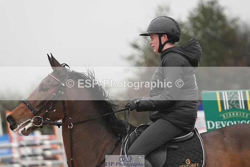 251207-122355-02056 - Cls 20 Snr Newcomers and 1.10m