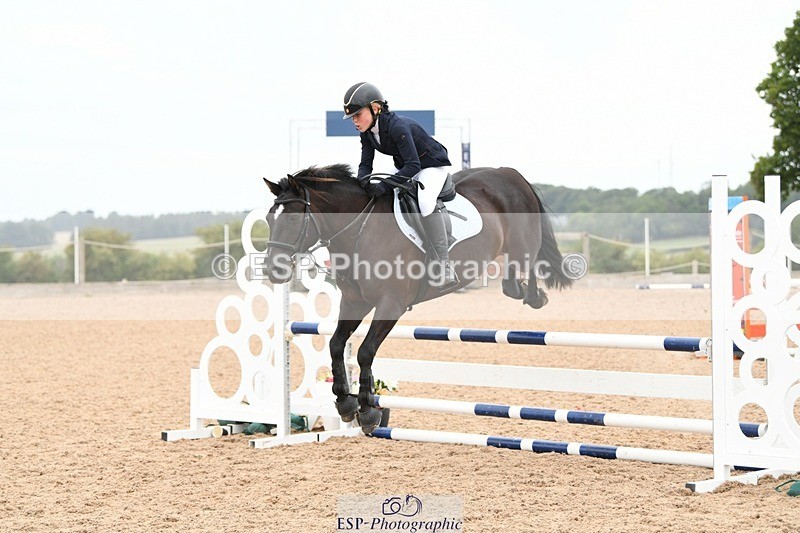 250807-110641-00467 - 90cm Round 1