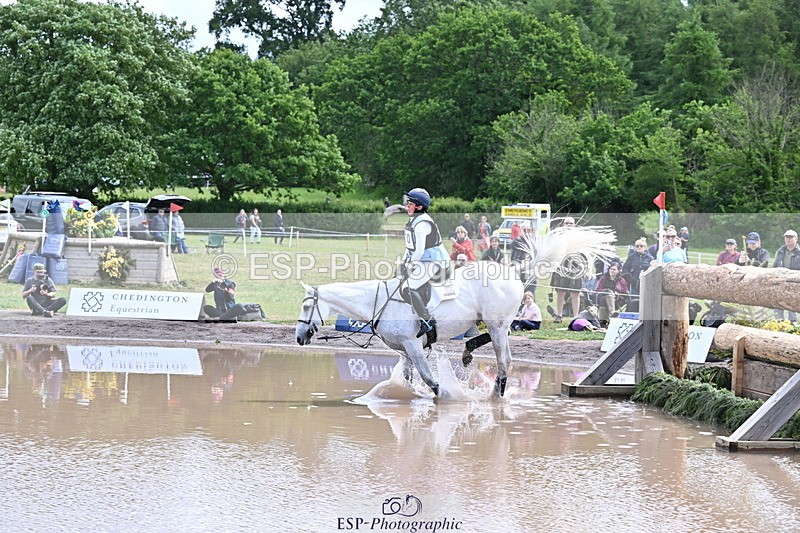 250525A-130737-16170 - D-470-Kitty.King-VENDREDI.BIATS
