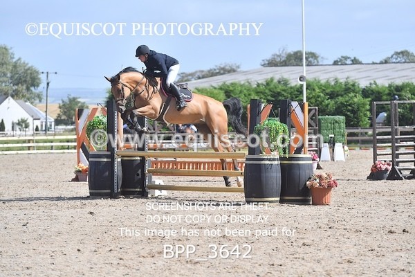 BPP_3642 - CLASS 4 Senior BritiNovice/ 90cm Open