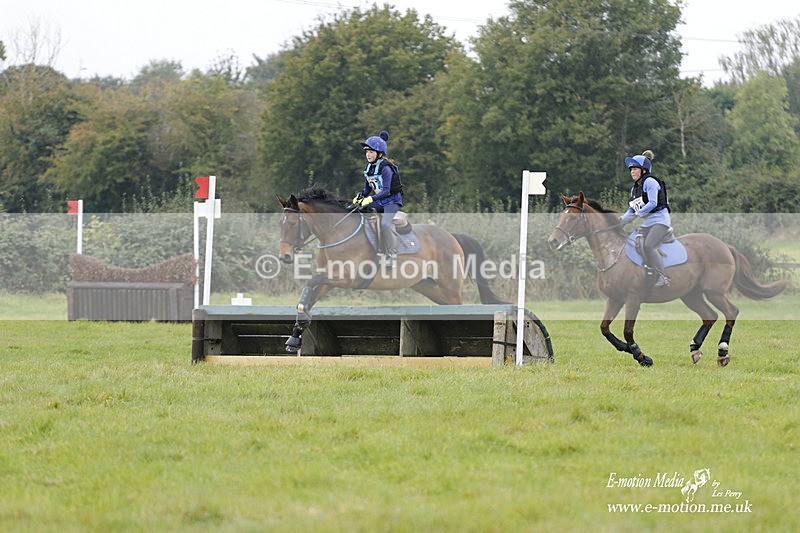  WWHT 171021 2023 - Novice Pairs (0.80m)  17/10/21