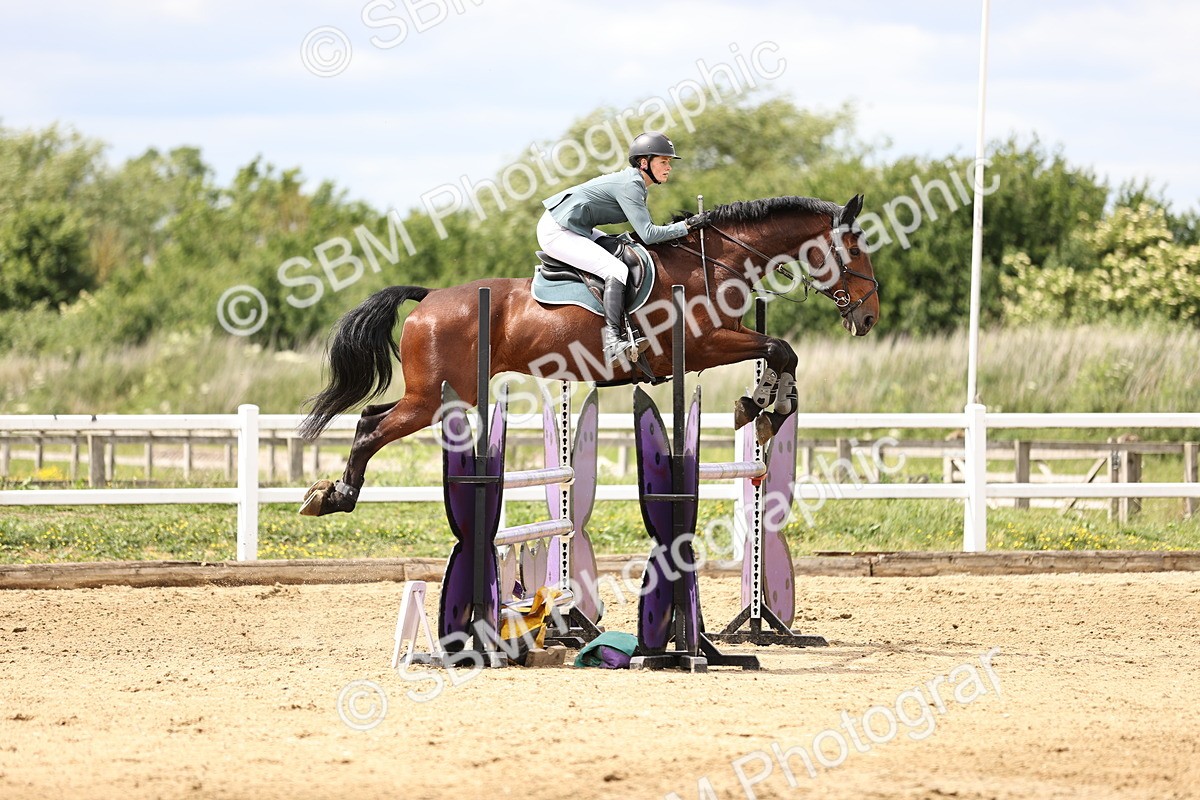 SBM_003371 - Class 11 - Senior Newcomers - 1.10m