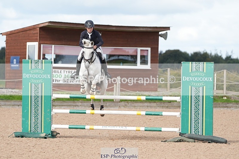 250921-122214-02898 - Cls 9 Pony Foxhunter and 1.10m
