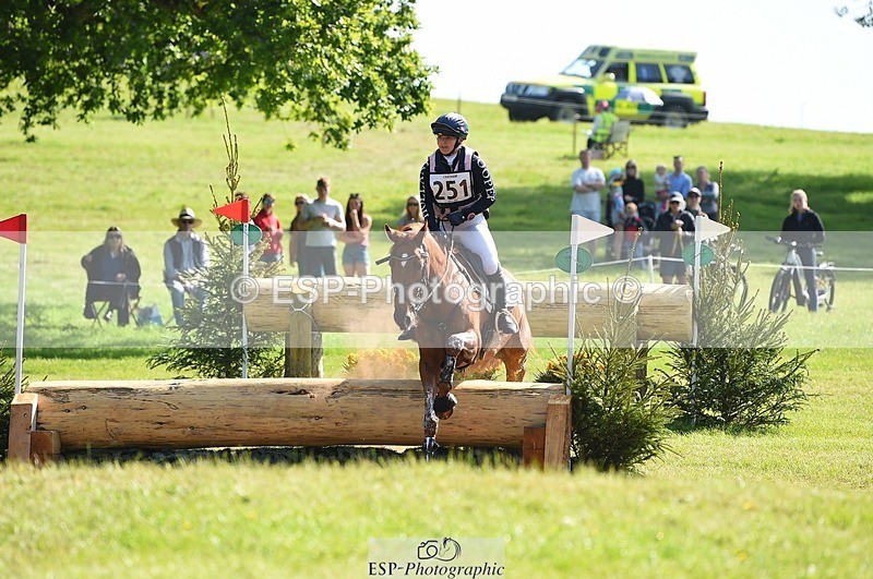 230527-093948-08380 - 251-CLASS_MOVE-Ellie_Healy-XC