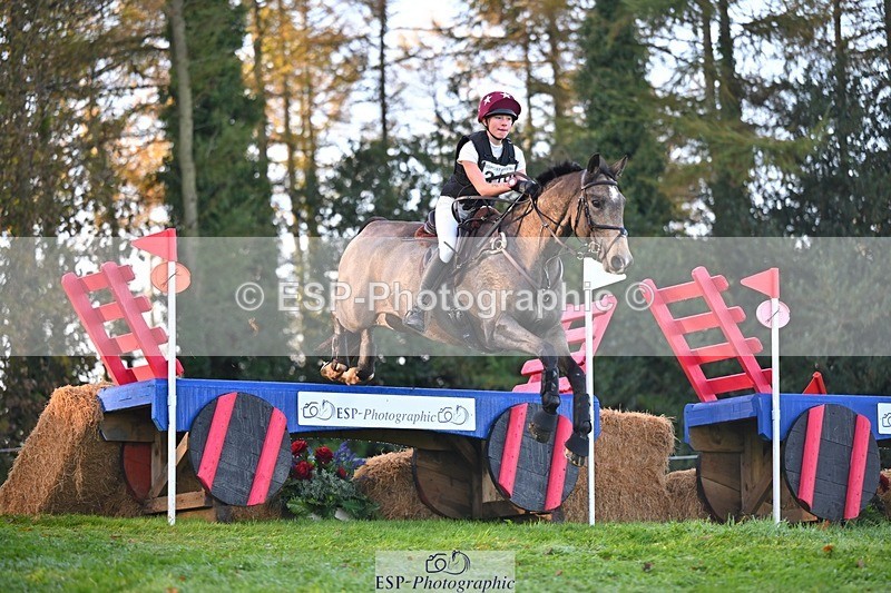 241026-094033-11024 - 319-Neve.Webber-MR.BUZZ