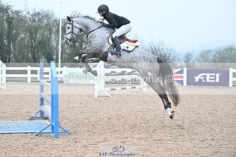 240113A-131123-02135 - Cls 12 Newcomers and 1.10m Open