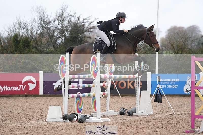 251107-130118-01044 - Cls 6 Foxhunter and 1.20m Open