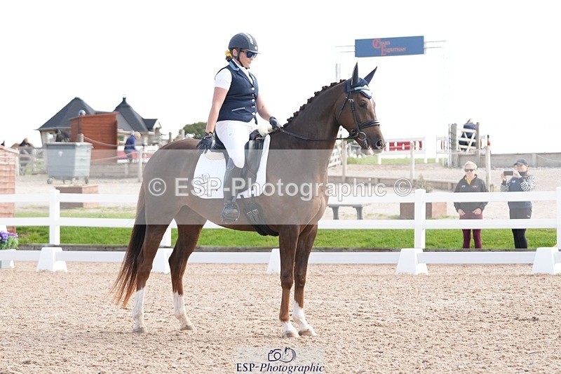 250906-104504-01554 - 006-Verity.PerryVogue