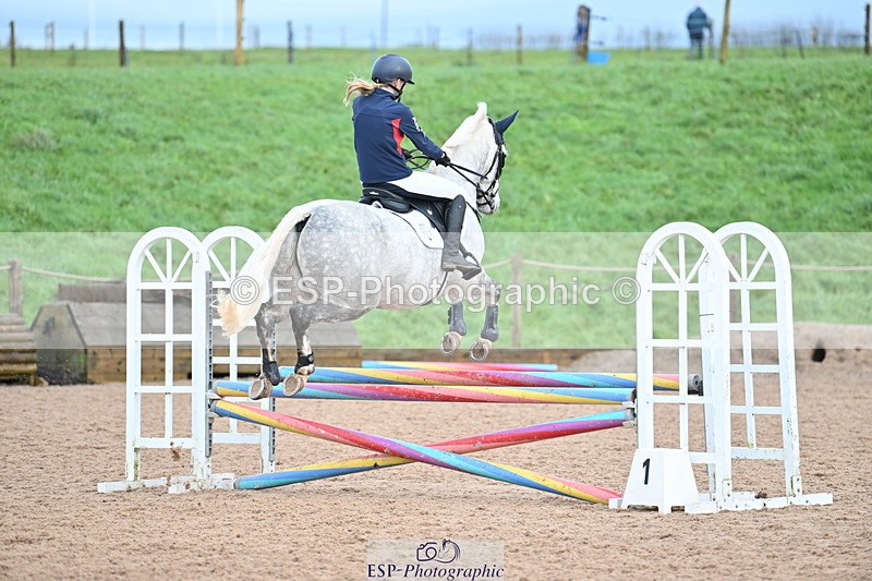 231203A-112329-00807 - Cls 16+17 Club and Schools 80cm