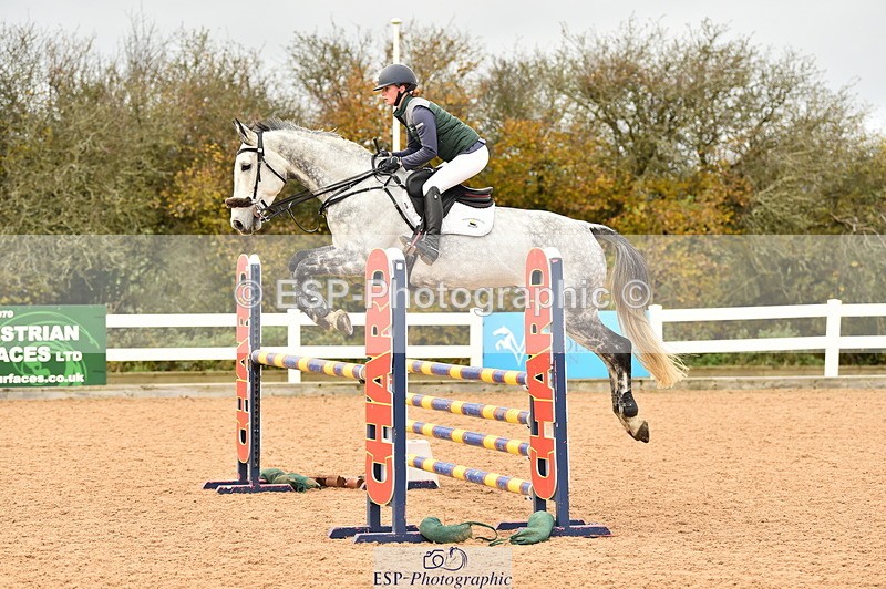 231122A-130058-00389 - Cls 4 Newcomers & 1.10m Open