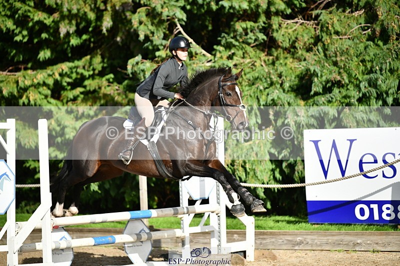 251004A-150941-01697 - Classes 8 & 9 70cm