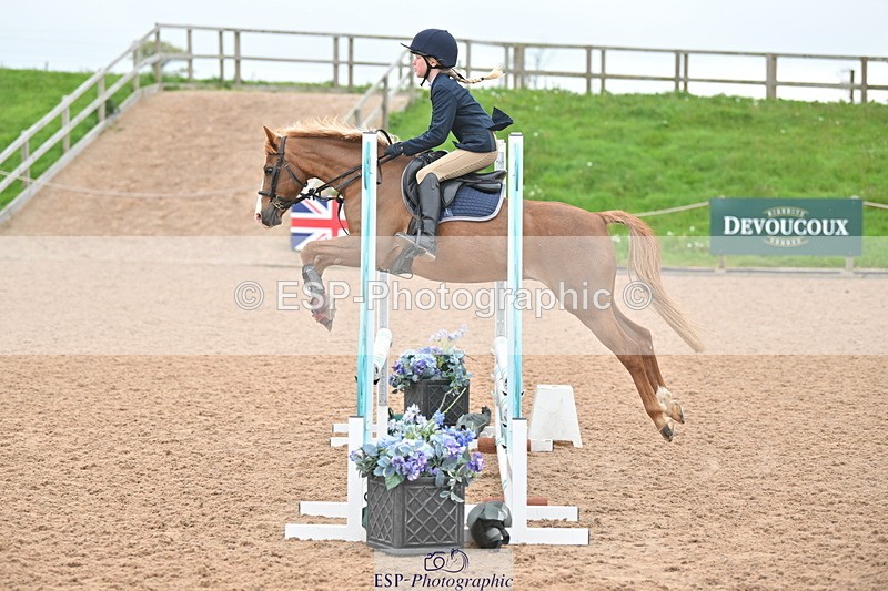 240505A-090911-03417 - Cls 1 Pony Intro 70cm