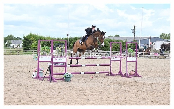 BPP_1143 - CLASS 4 FRI Newcomers/ 1.10m Open
