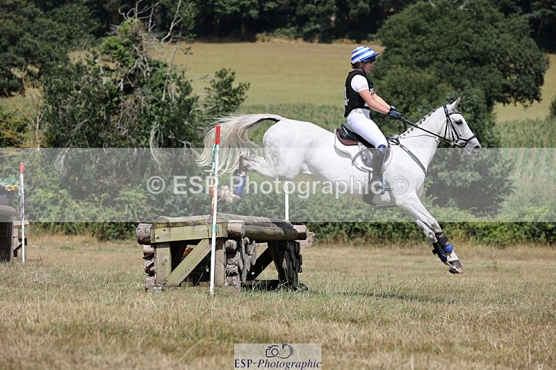 250802A-130135-04238 - C-132-Ella.Weeks-LEACOURT.TOUCH.OF.CLOVER