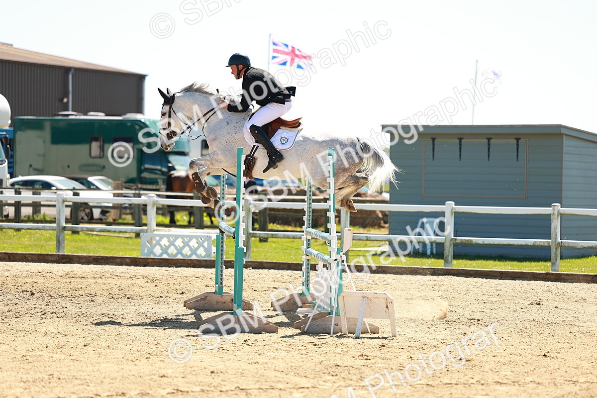 SBM_001227 - Class 4 - Senior Newcomers 1.10m