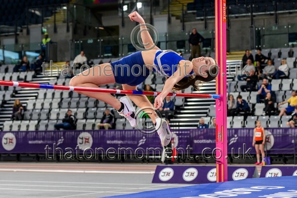 AgeInd25SAT-910177 - Field Female