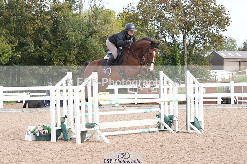 251005-100105-02433 - Cls 22 British Novice and 90cm