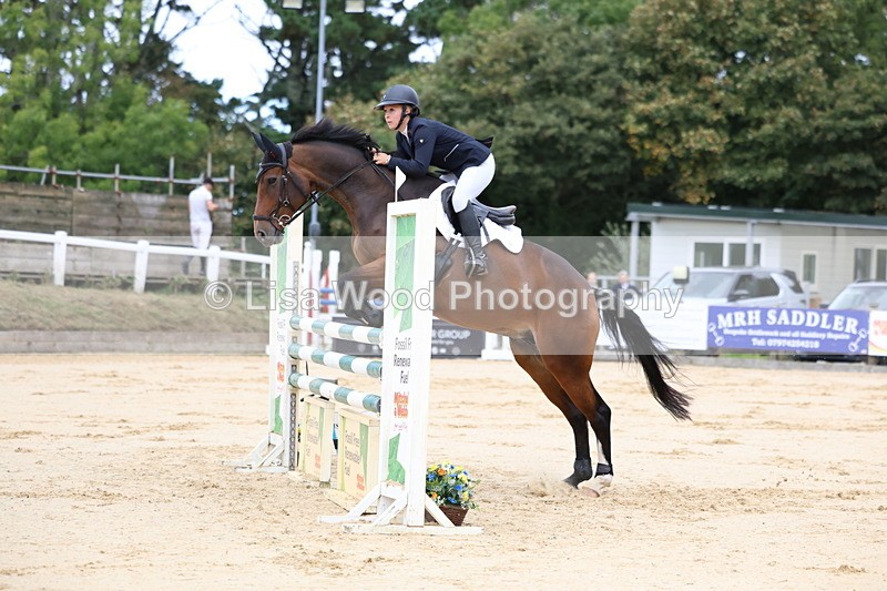 3E7A3115 - Class 8: Senior Newcomers/1.10m open
