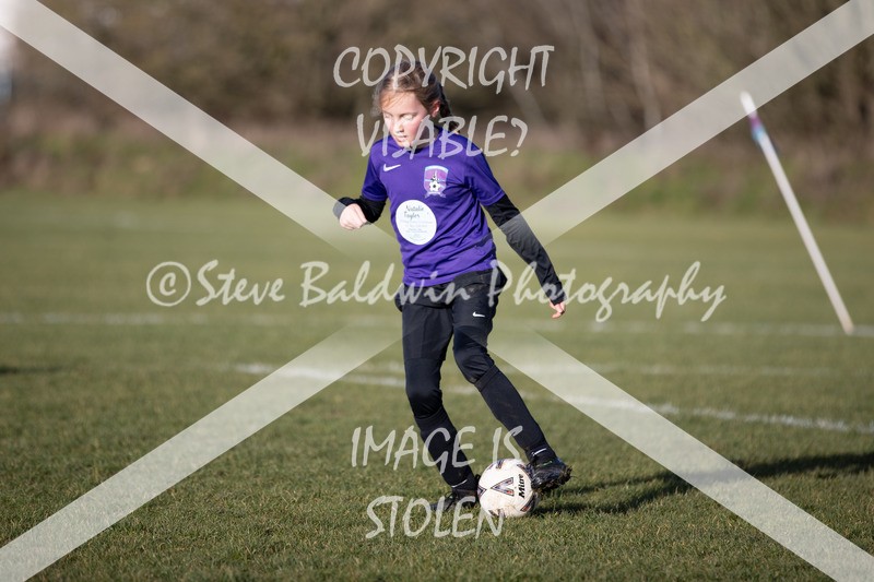 1DX30862 - 2026-01-17 FC Abbey Meads U9 Purple Girls V Develop FC U9 Girls