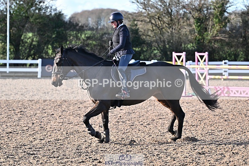 251203-125344-00576 - Cls 4 Newcomers and 1.10m Open