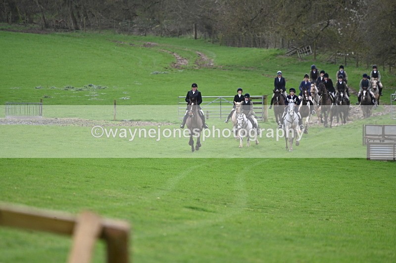 WJ6_9076 - Line Three